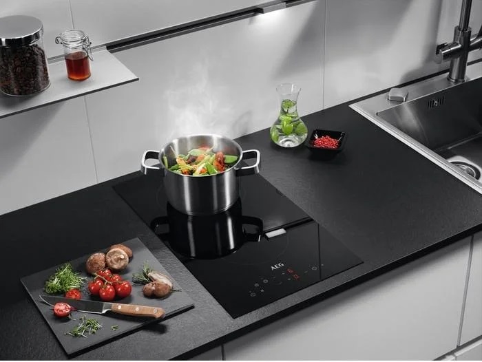 Электрическая варочная панель AEG HRB32310CB Электрическая варочная панель AEG HRB32310CB