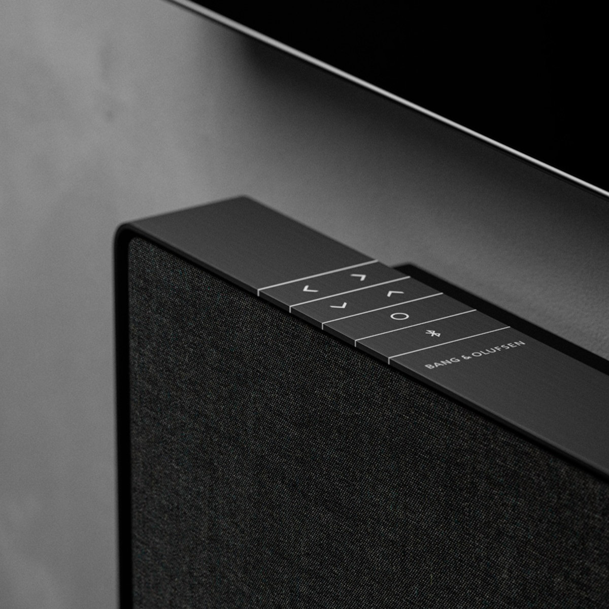Саундбар Bang & Olufsen Beosound Stage Silver/Black, превью предыдущего фото