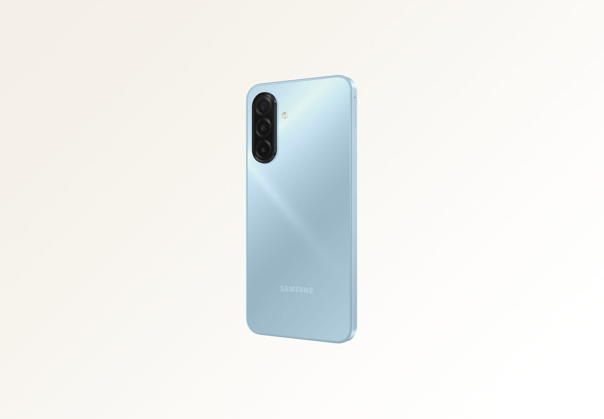 Смартфон Samsung Galaxy A17 6/128GB Light Blue, превью предыдущего фото