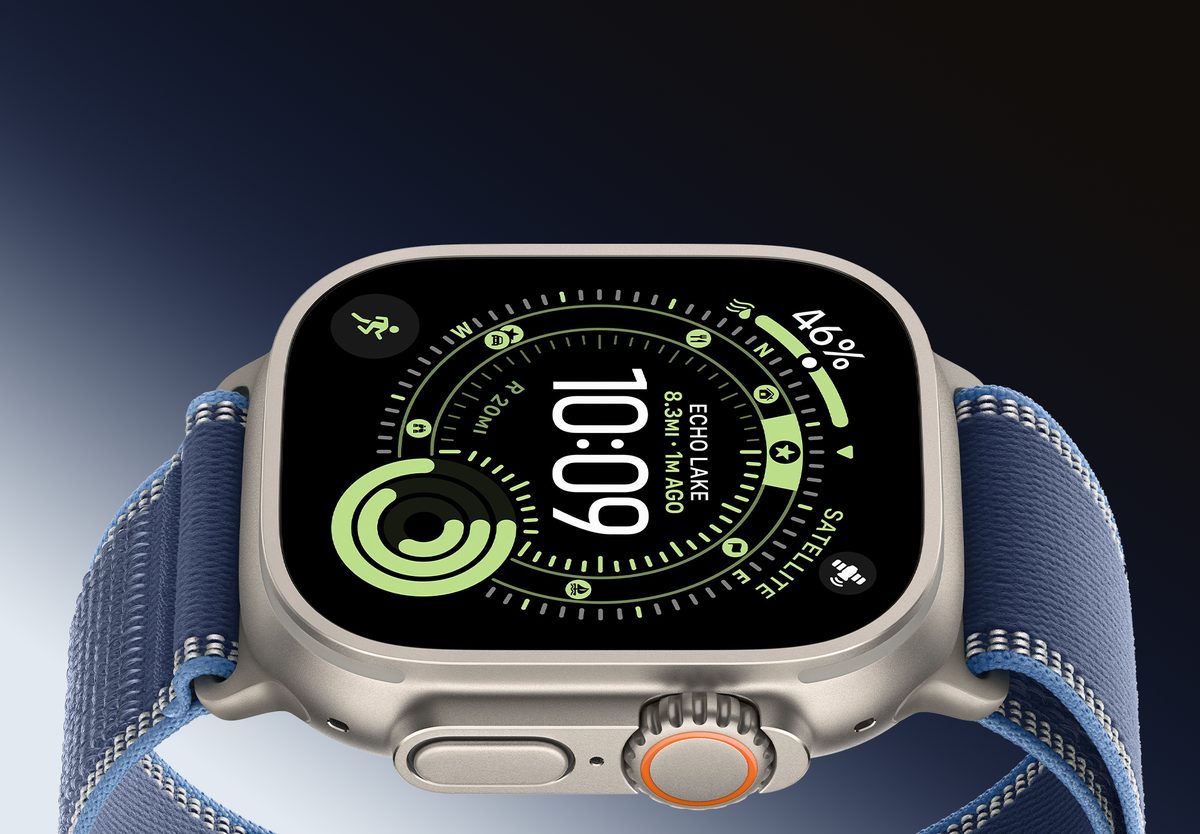 Умные часы Apple Watch Ultra 3 GPS 49mm Natural Titanium, Trail Blue/Bright Blue, S/M, превью предыдущего фото